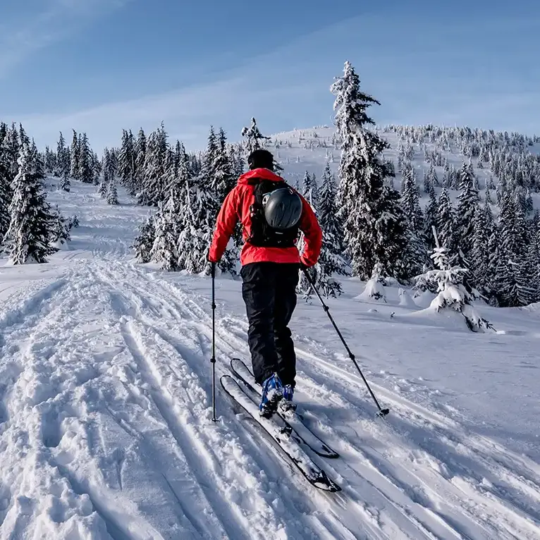 Hors-piste & ski de randonnée l’appel de la poudreuse